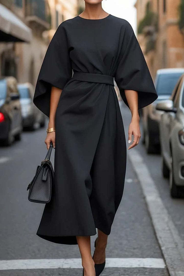 „Amelia“ – Elegantes Kleid mit Fledermausärmeln & Taillengürtel