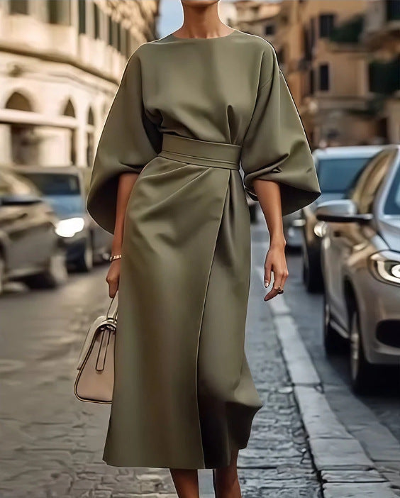 „Amelia“ – Elegantes Kleid mit Fledermausärmeln & Taillengürtel