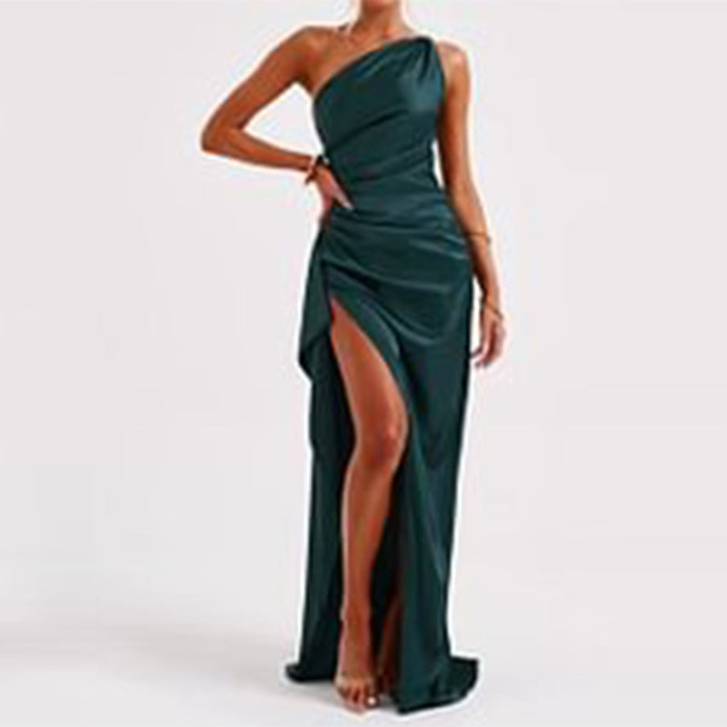 „Lucia“ – One-Shoulder Satin Kleid