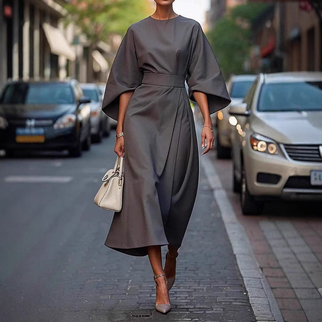 „Amelia“ – Elegantes Kleid mit Fledermausärmeln &amp; Taillengürtel