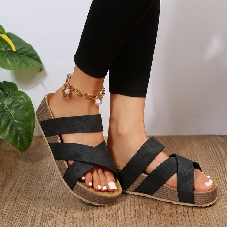 Livia“ – Geflochtene Cross-Strap Slipper