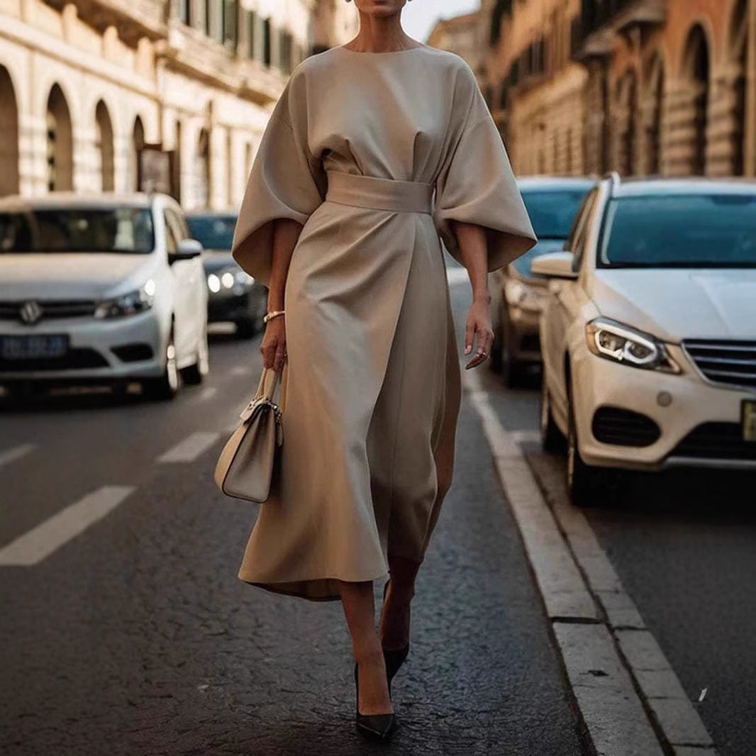 „Amelia“ – Elegantes Kleid mit Fledermausärmeln &amp; Taillengürtel