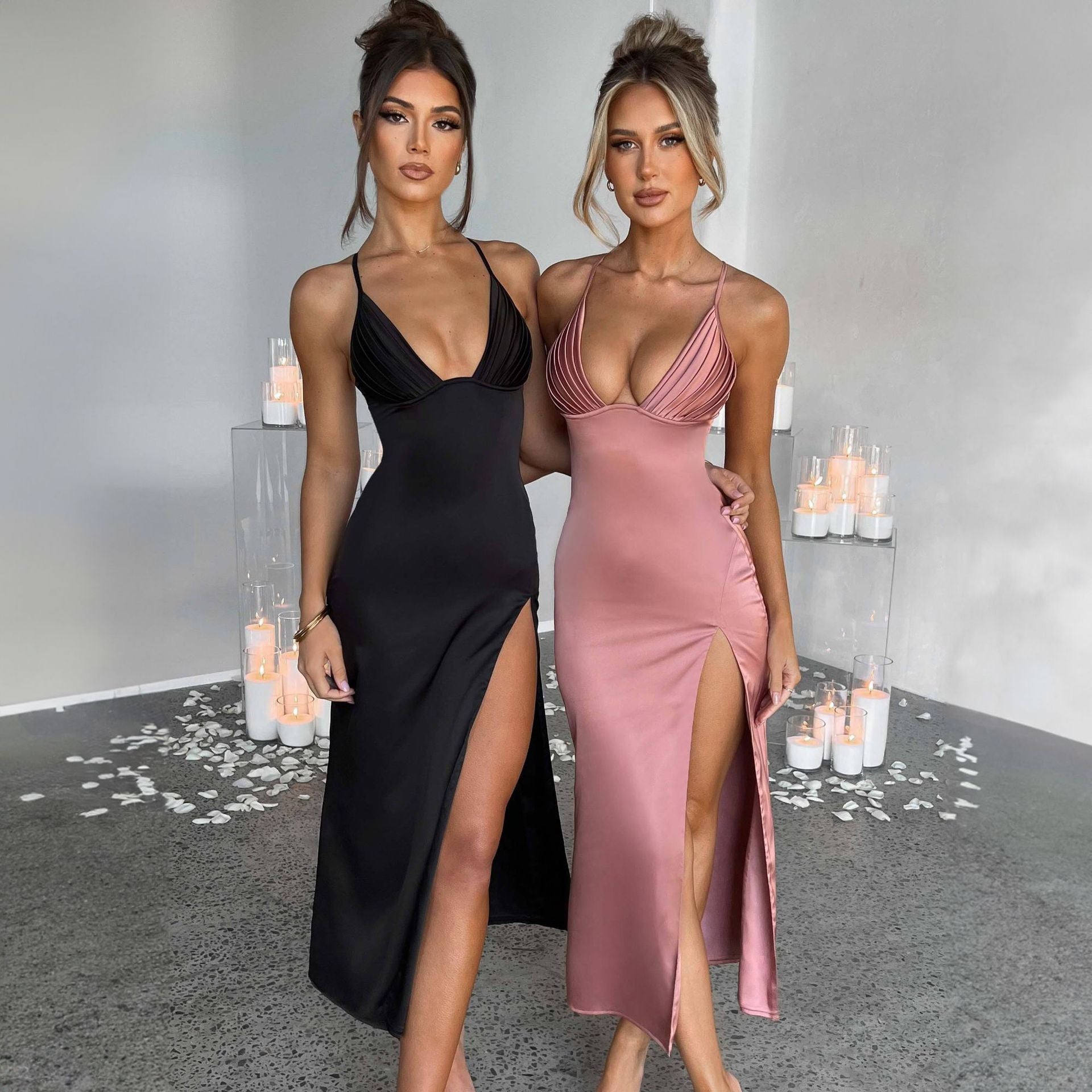 Ariana“ – Trägerkleid mit Schlitz & Deep-V