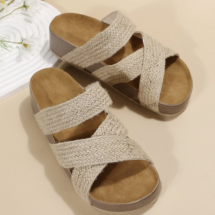 Livia“ – Geflochtene Cross-Strap Slipper