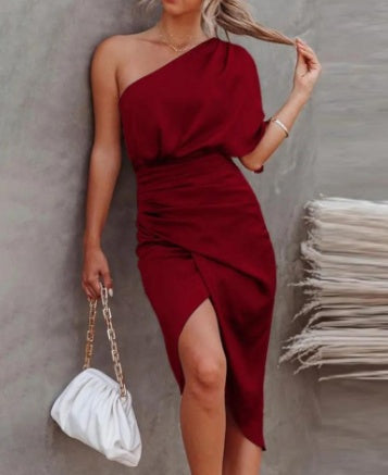 „Victoria“ – Asymmetrisches Abendkleid